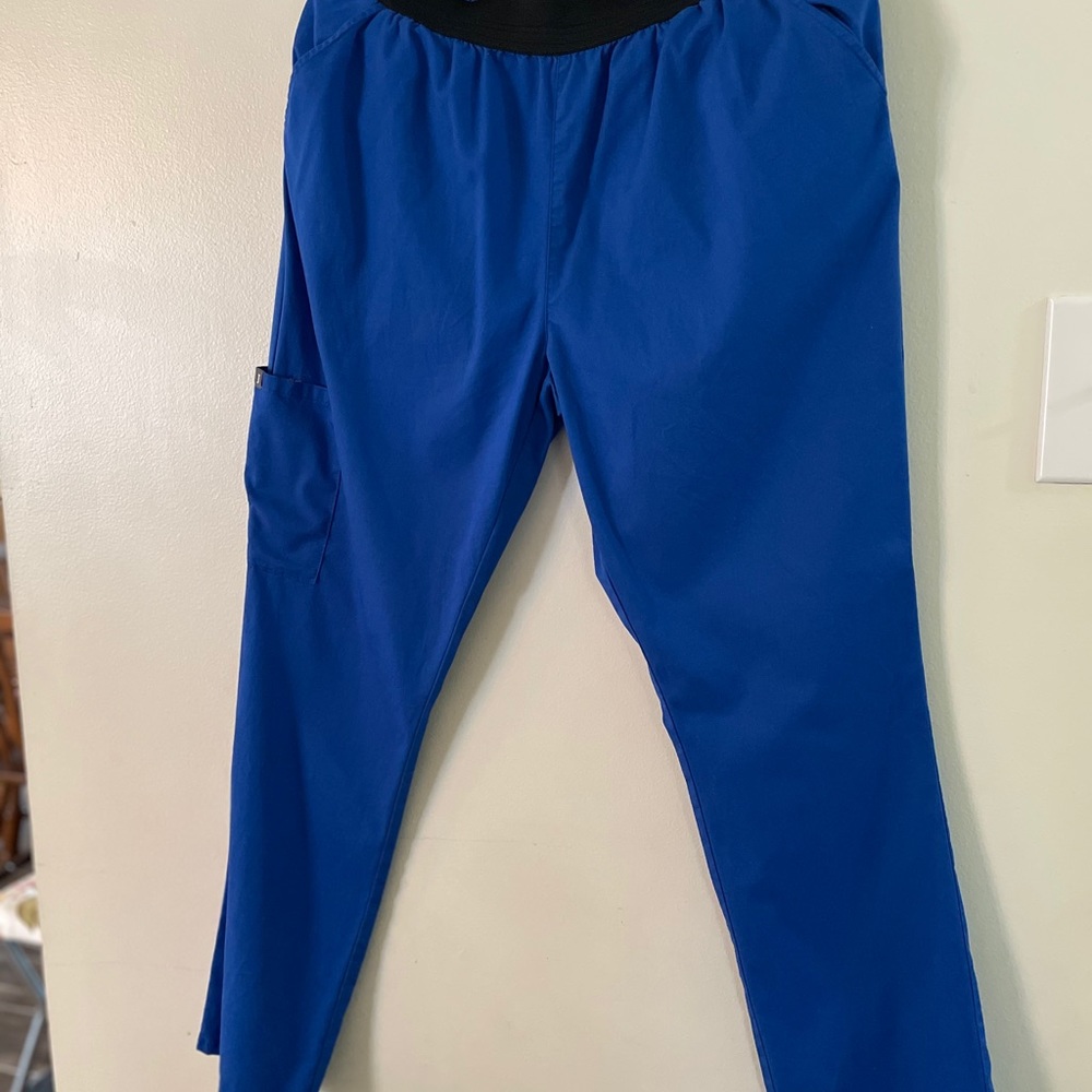 Scrubs set top and bottom